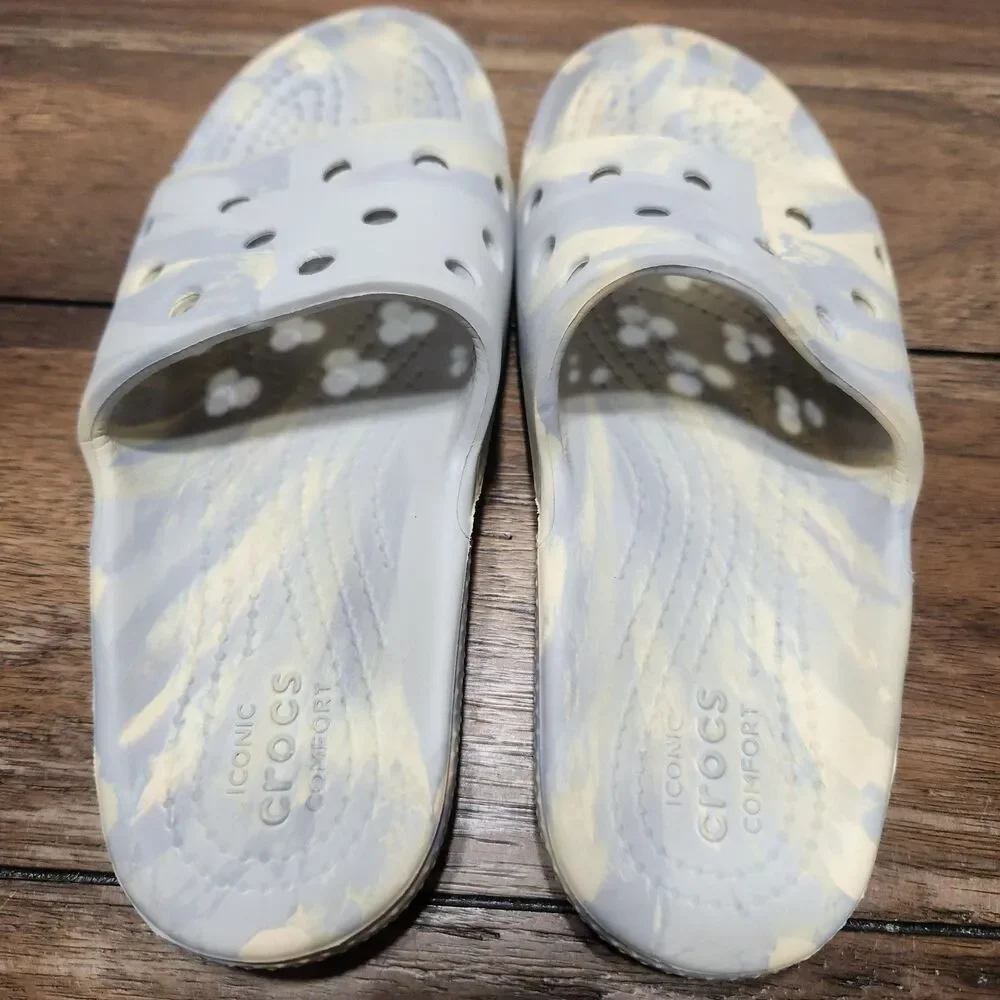 N/A iconic crocs
